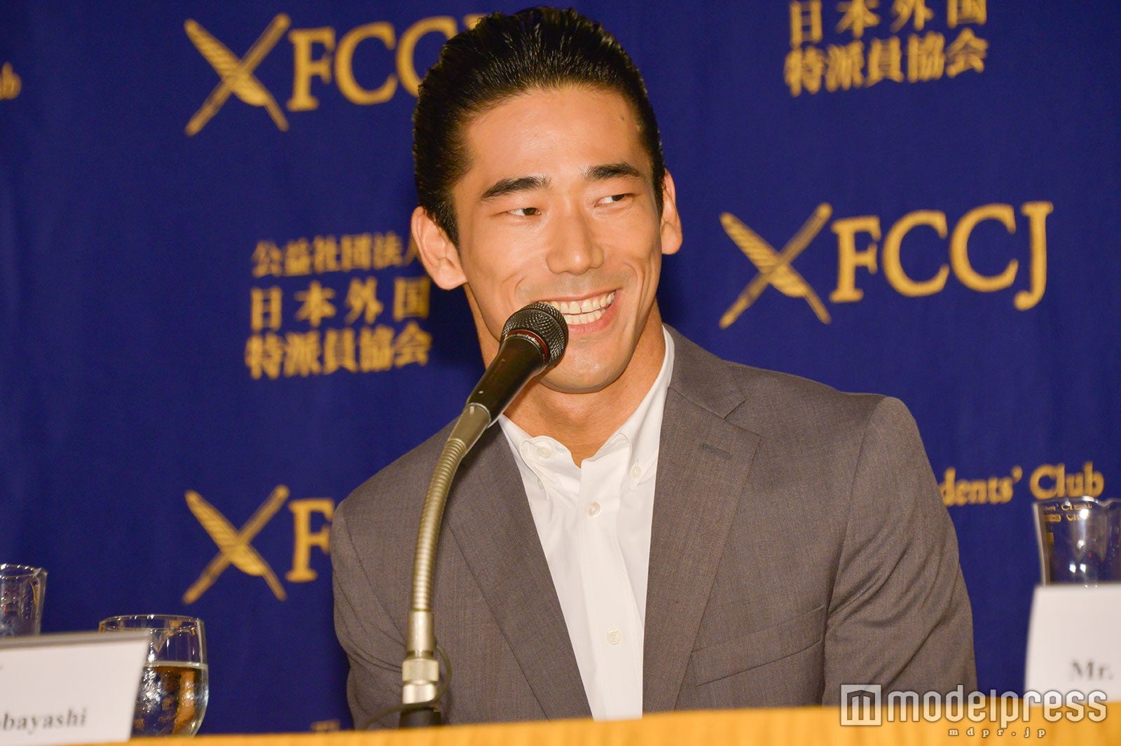 Exile小林直己 英語で回答し セルフ通訳 何か恥ずかしい と照れ笑い モデルプレス