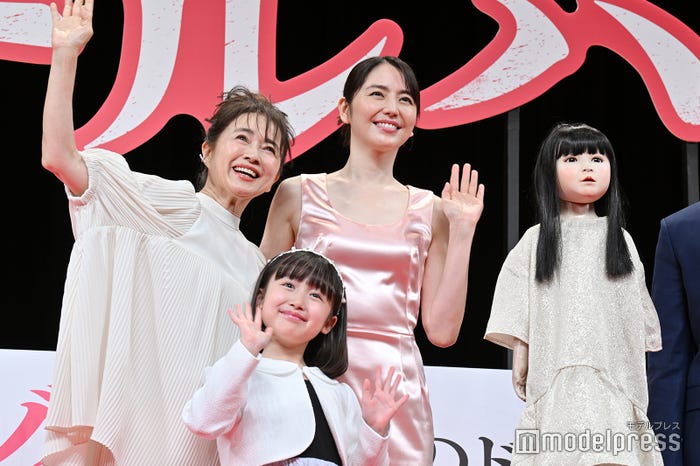風吹ジュン、池村碧彩、長澤まさみ(C)モデルプレス
