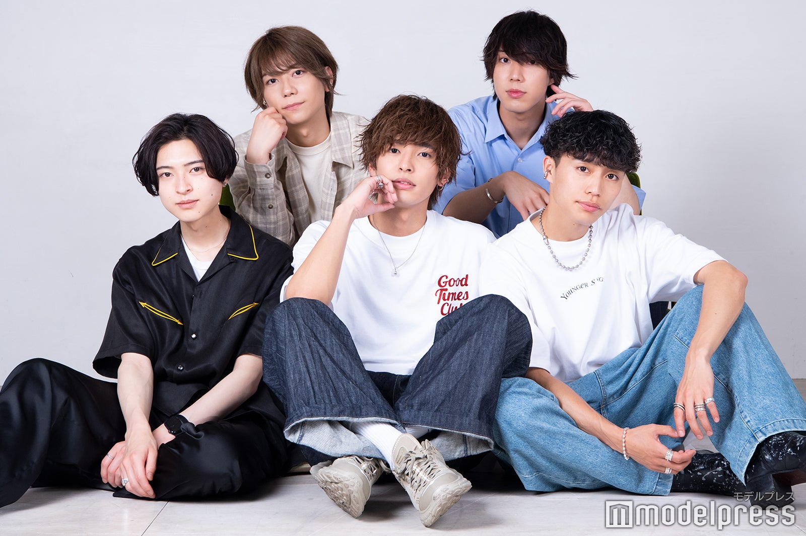 真夜中の12時／（左上から時計回り）馬場健太、目黒耕平、齋藤天晴、相馬理、新納直（C）モデルプレス