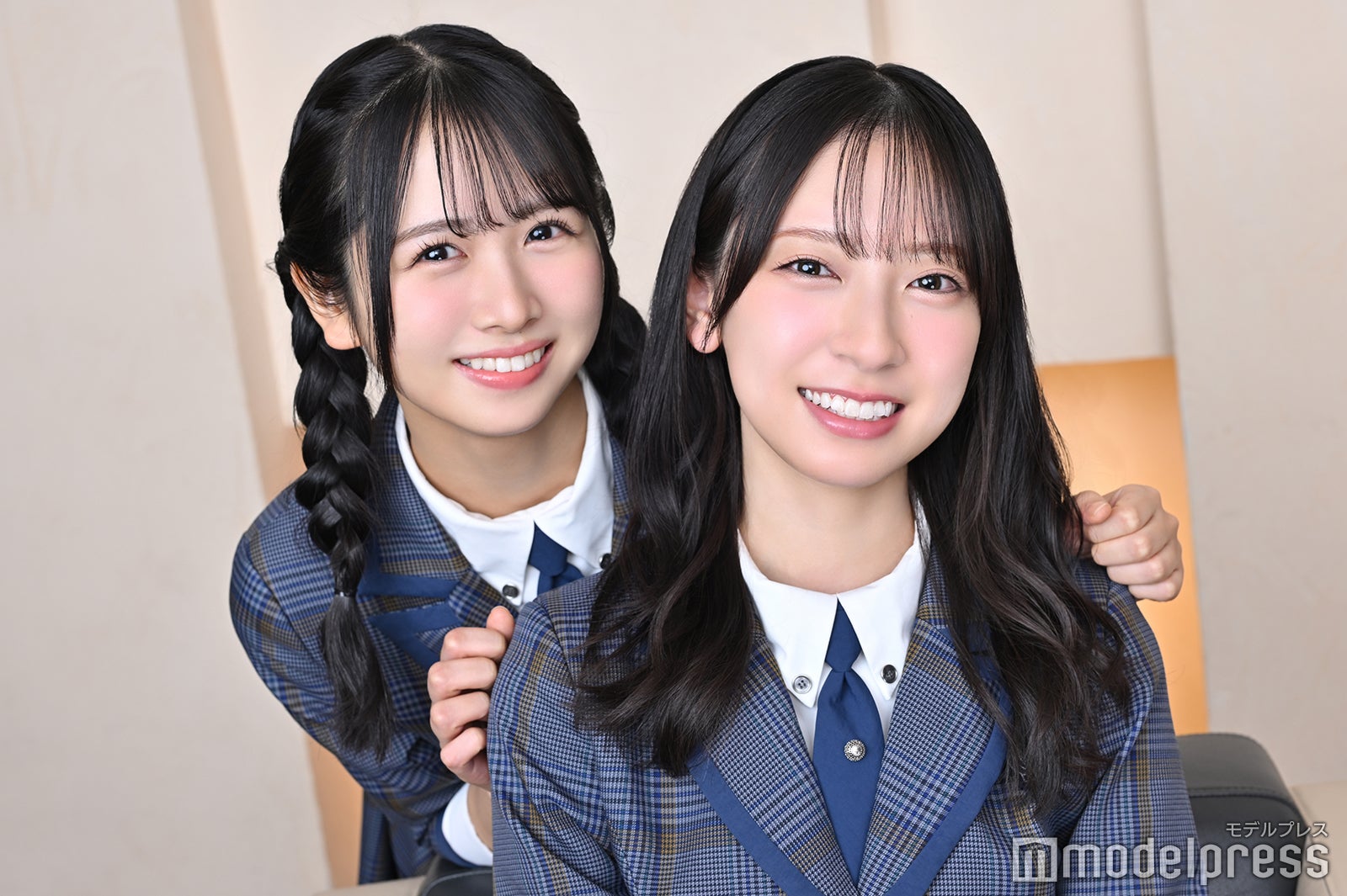 上村ひなの、金村美玖（C）モデルプレス