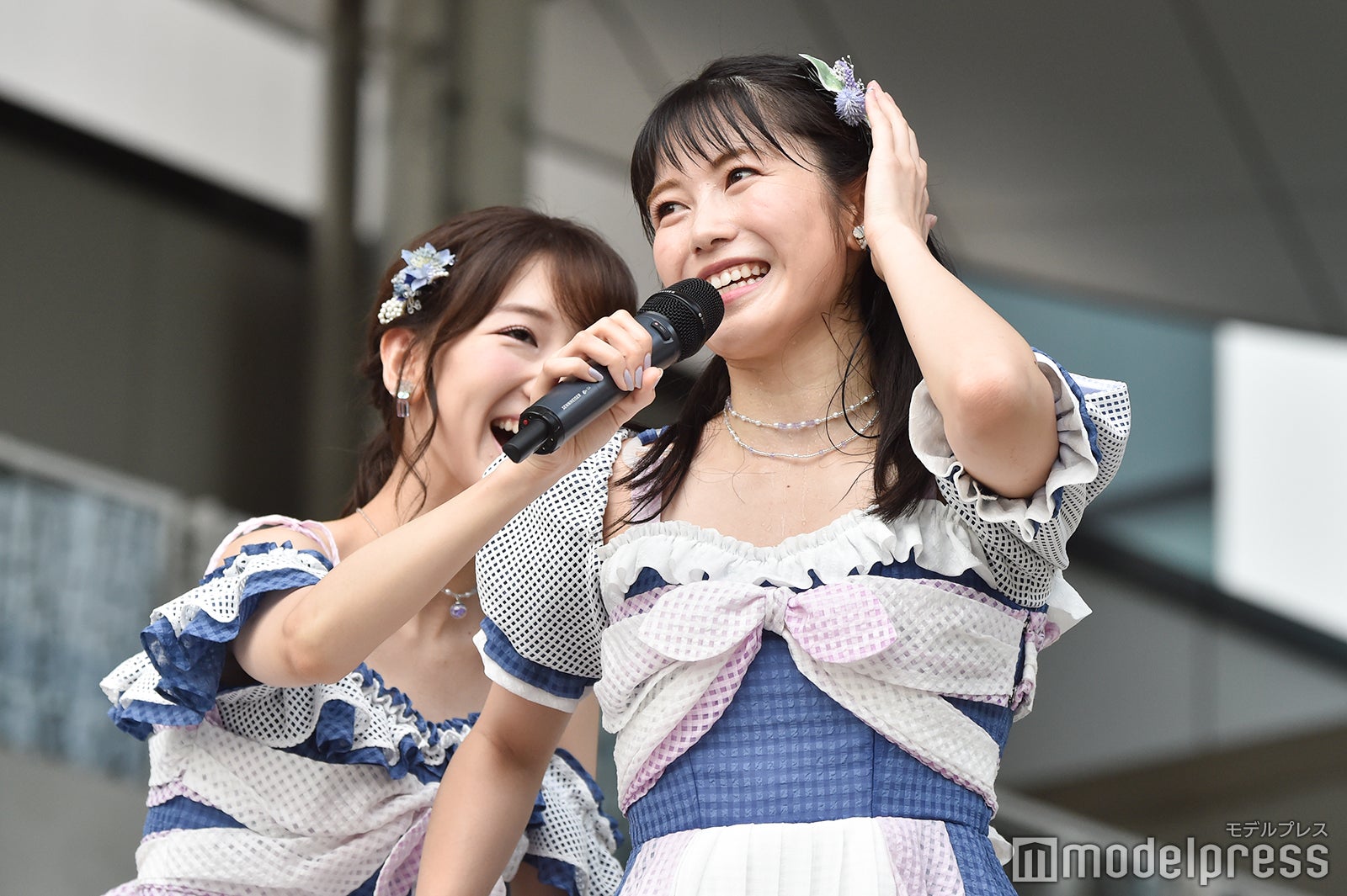 柏木由紀、横山由依 （C）モデルプレス