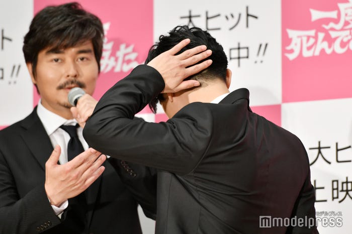 刈り上げをお披露目する吉沢亮(C)モデルプレス