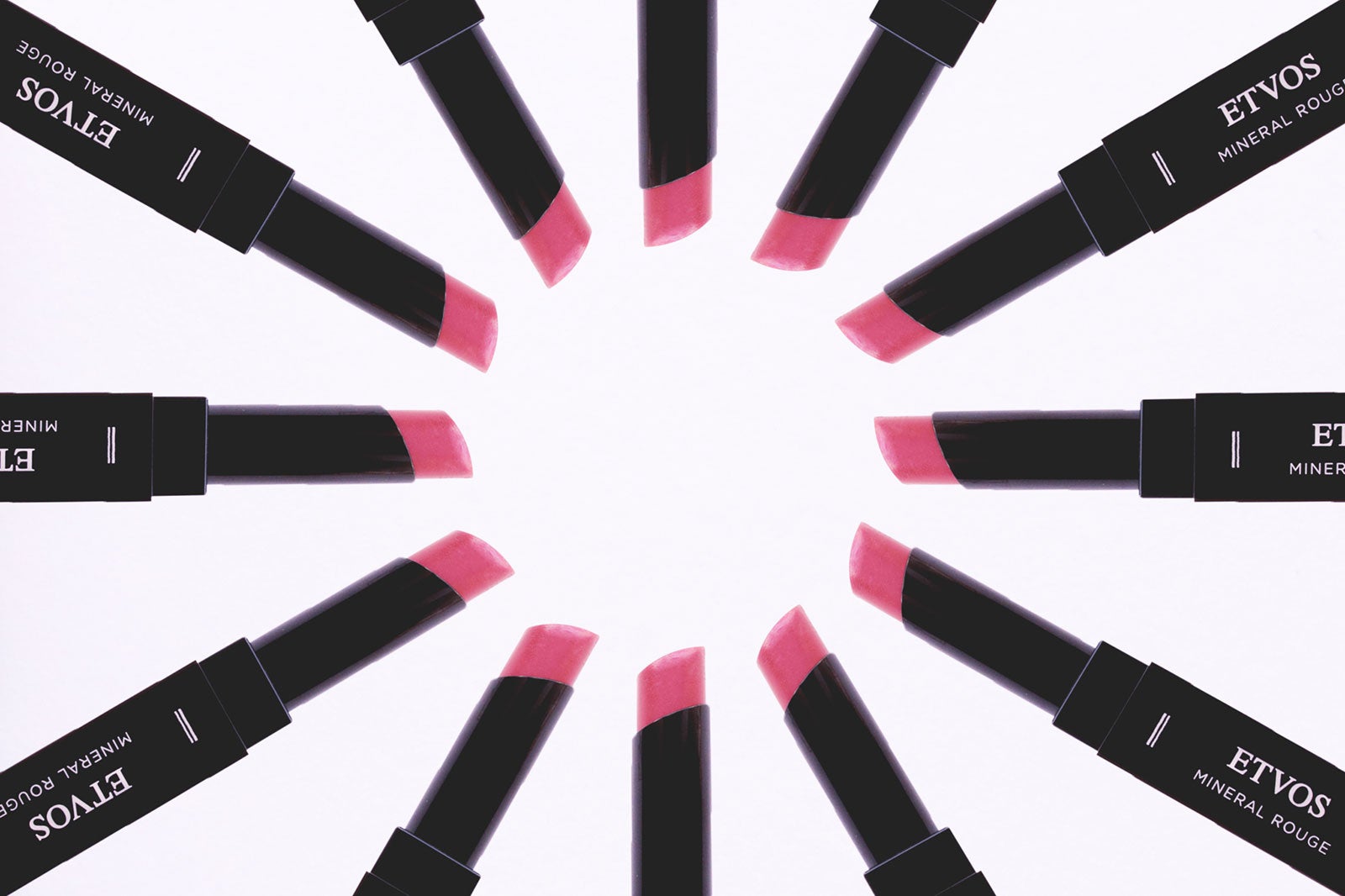 いつだってぷるつやの唇でいて／photo by GIRLY DROP