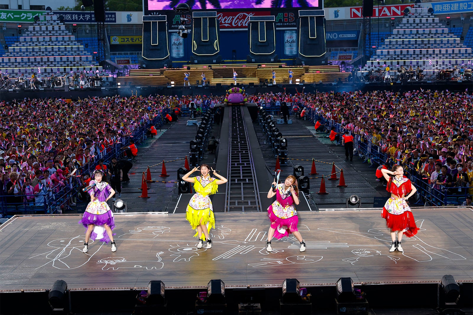 「ハマの夜祭り番長襲名記念 ももクロ夏のバカ騒ぎ2025 in 横浜スタジアム」（C）さいちょー