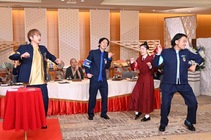 増田貴久、矢部浩之、小芝風花、盛山晋太郎(C)日本テレビ