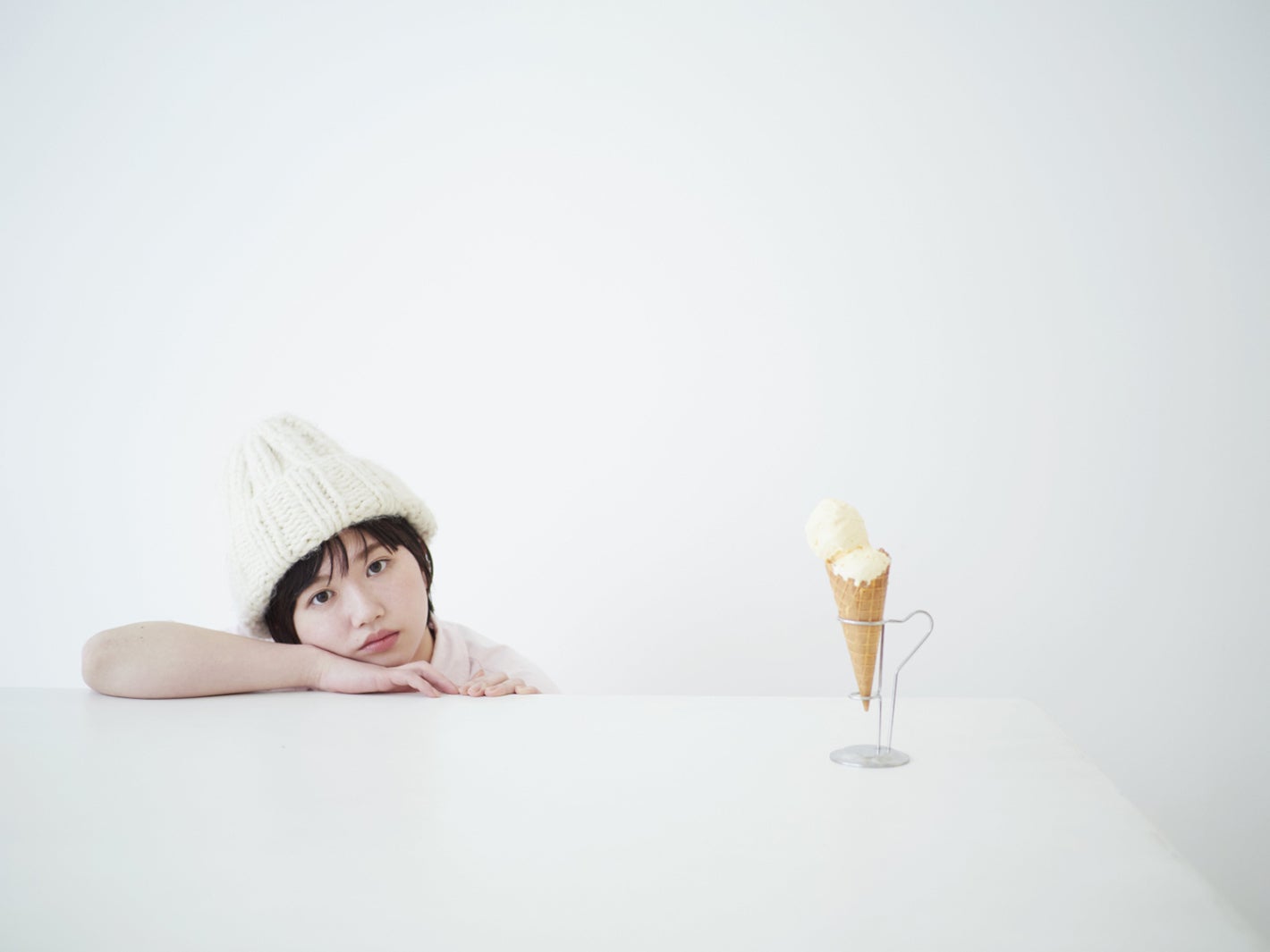 竹内朱莉／撮影：森本美絵、大辻隆広、柿沼琉