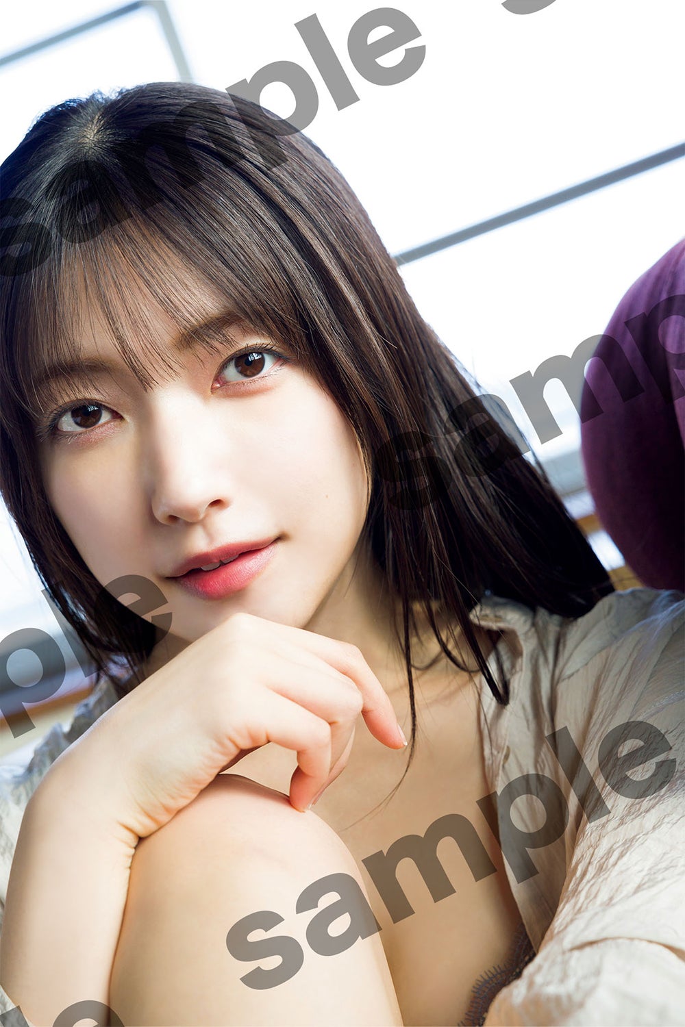 大園玲1st写真集「半分光、半分影」封入特典ポストカード2（撮影：Takeo Dec.／光文社）