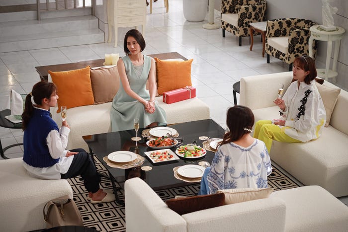木村文乃、松下奈緒、比嘉愛未「スカイキャッスル」第3話より(C)テレビ朝日