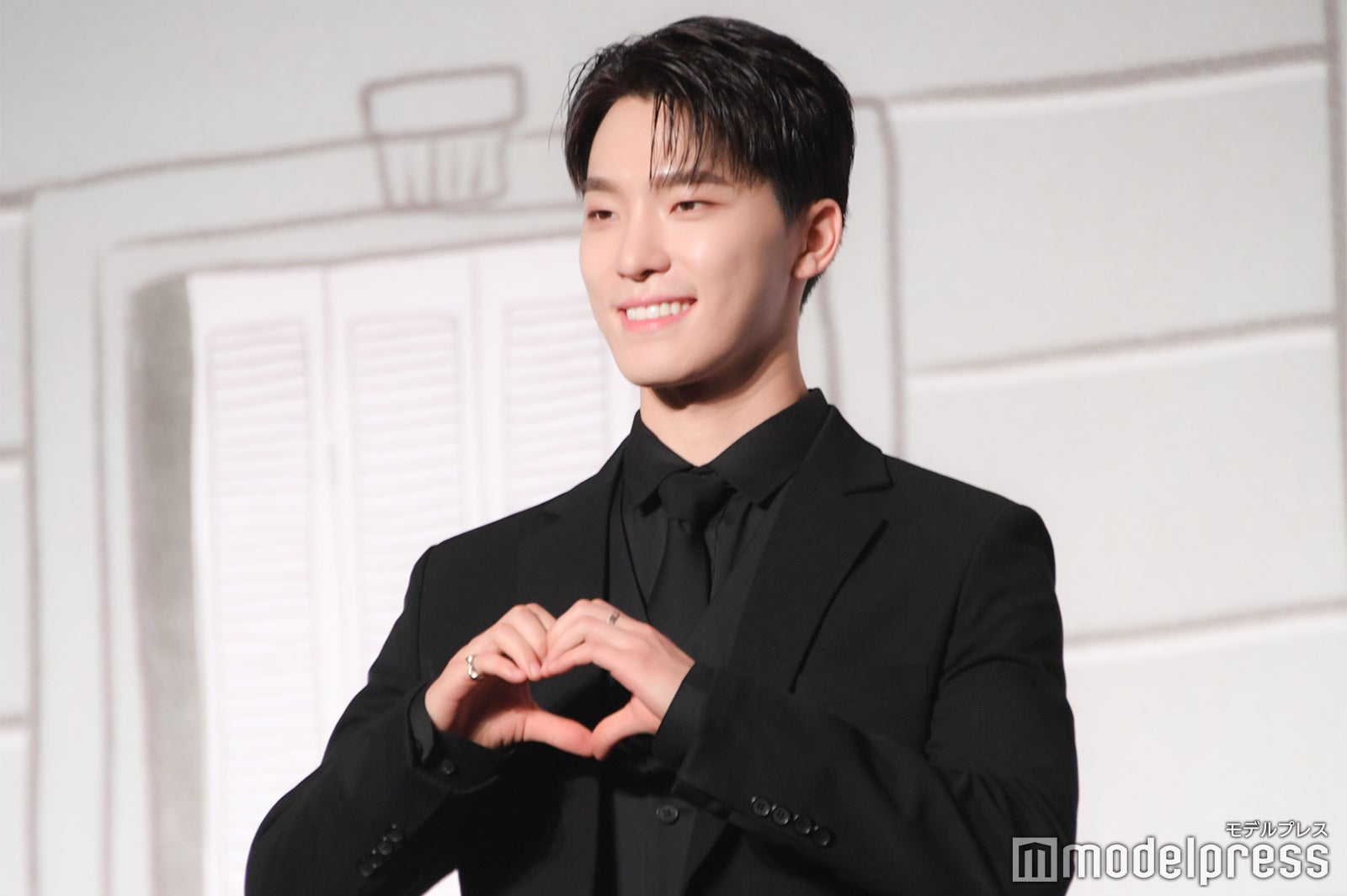 ハートマークのパターンが豊富なDINO（ディノ）（C）モデルプレス