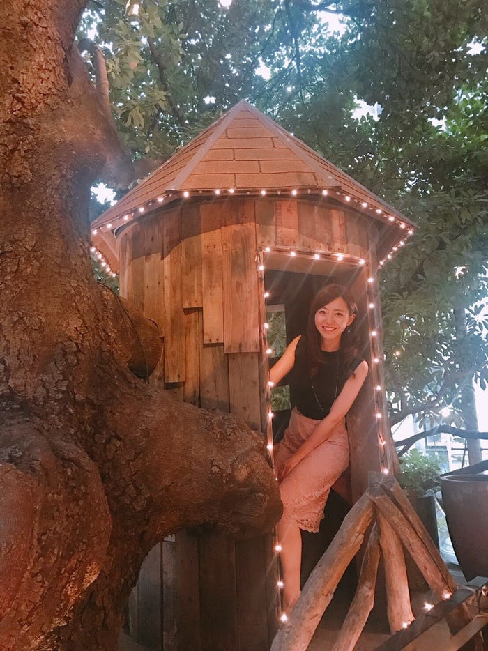 ツリーハウスカフェへ/内田嶺衣奈アナウンサー(提供写真)