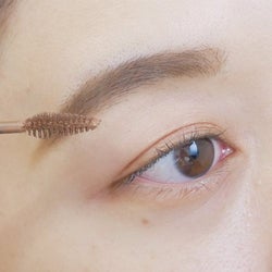 こなれ眉を作るにはコツがある!《眉マスカラ》使い方&塗り方を解説