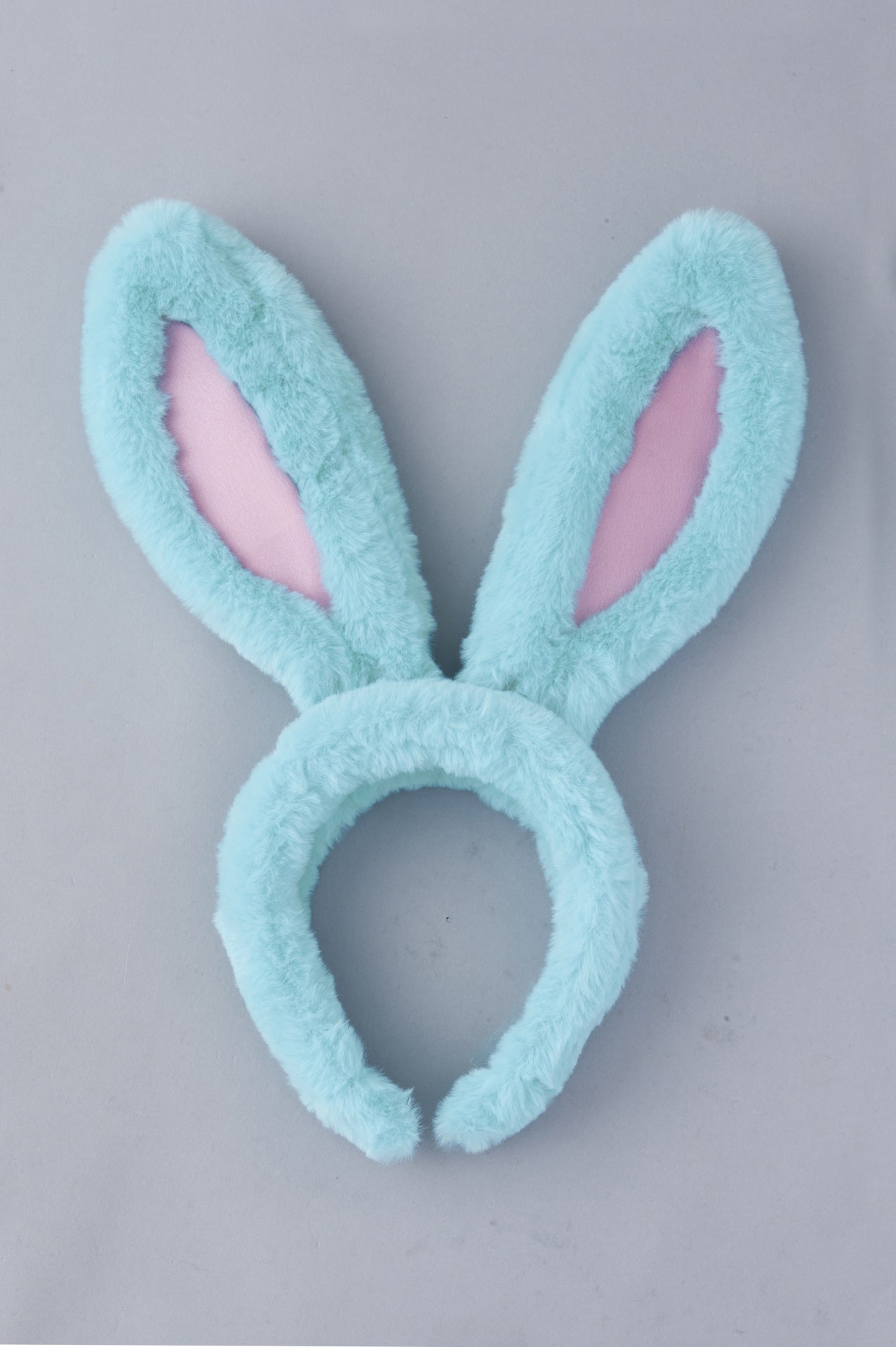 “うさみみ”カチューシャ1300円（C）Disney