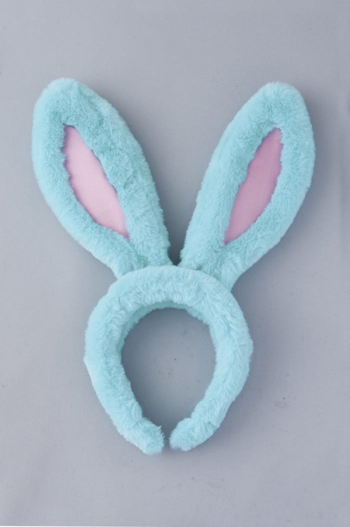 “うさみみ”カチューシャ1300円(C)Disney