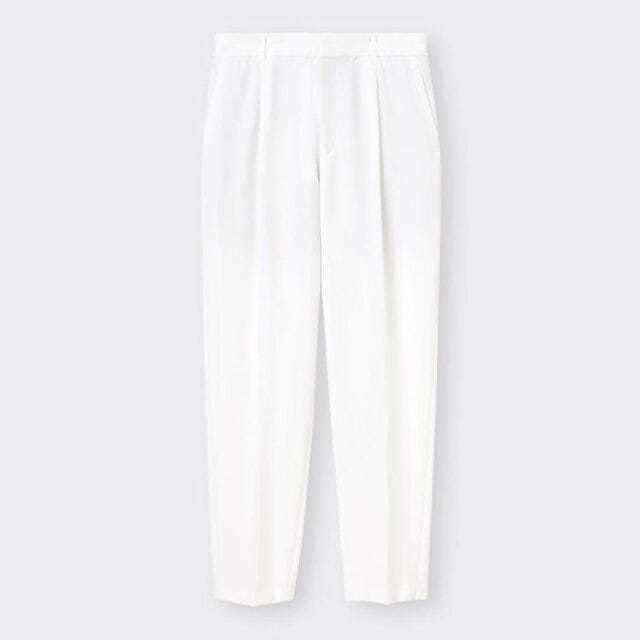 GU　秋ブラウス　ブルー×ホワイト　さわやかコーデ　EccO　イラスト　ストレッチテーパードパンツ