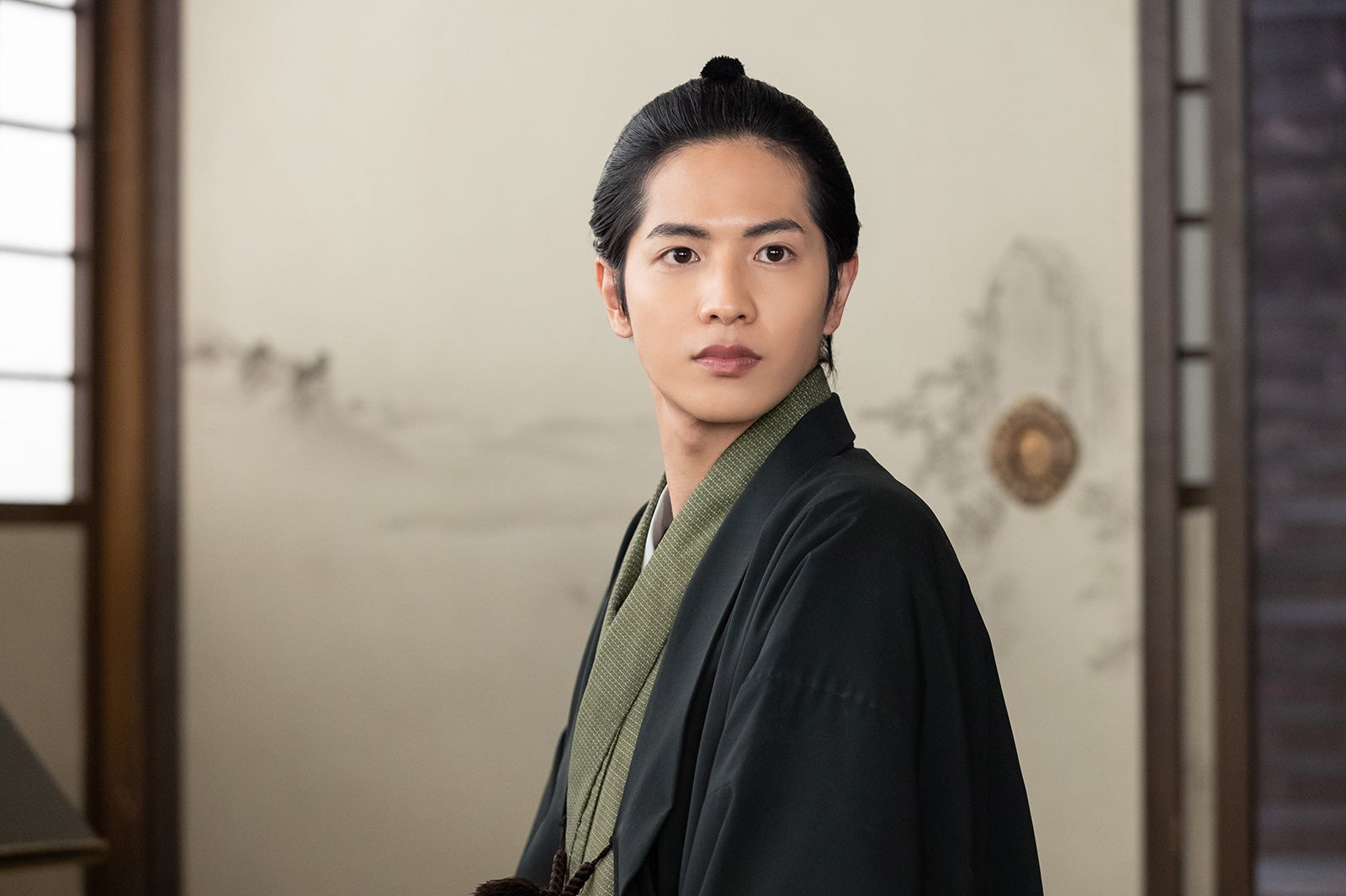 志尊淳、吉沢亮をリスペクト「役者として壁にぶち当たった」初大河ドラマで感じたこと＜青天を衝け＞