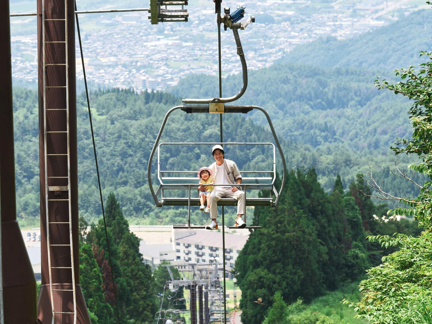 リフトで山頂へ（提供画像）
