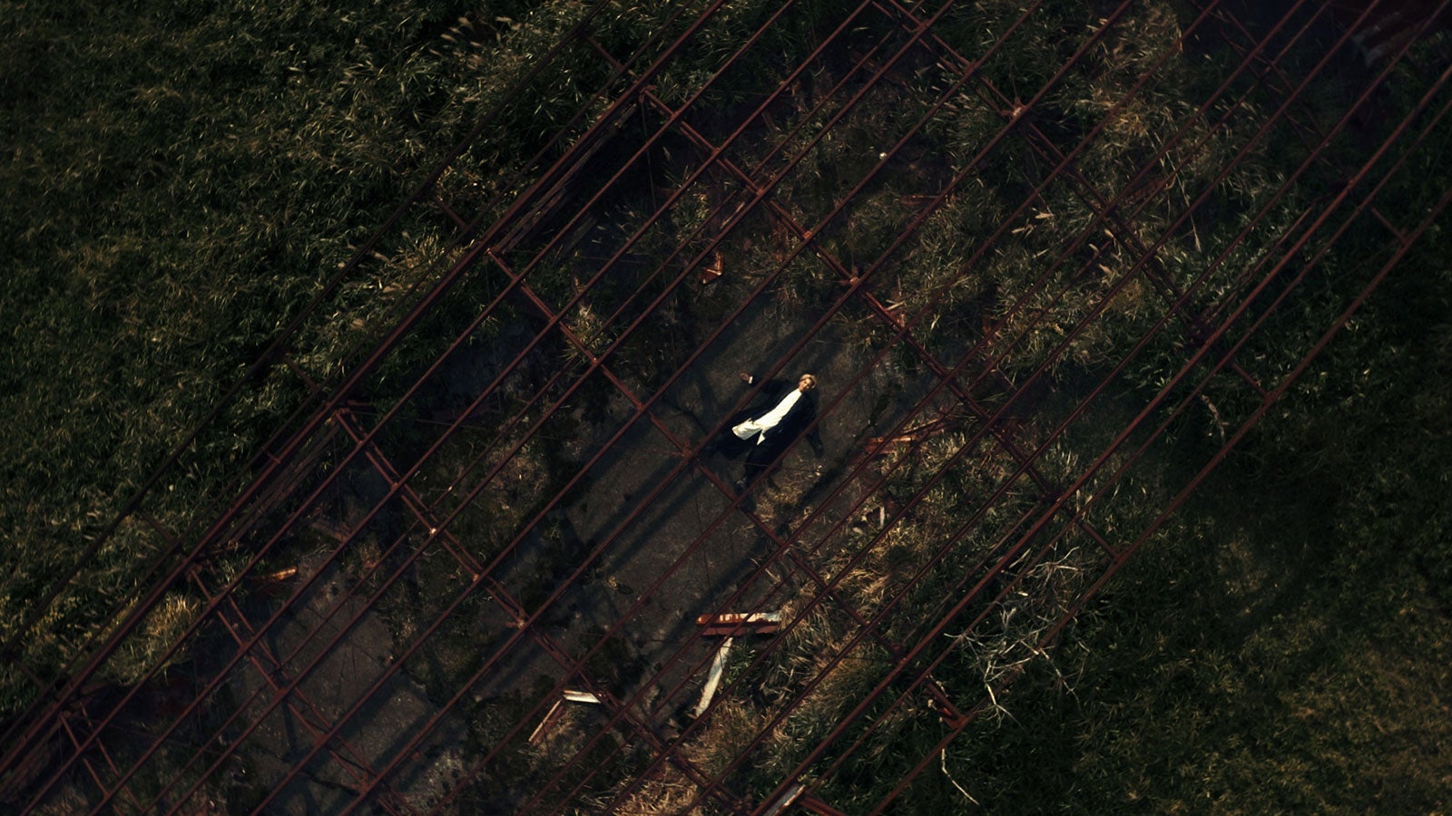 志尊淳（C）2019-2020 SQUARE ENIX CO., LTD. All Rights Reserved. Co-Developed by gumi Inc. LOGO ILLUSTRATION:（C）2018 YOSHITAKA AMANO