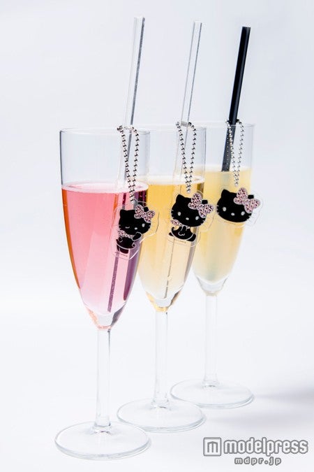 オリジナルチャーム付きのシャンパン