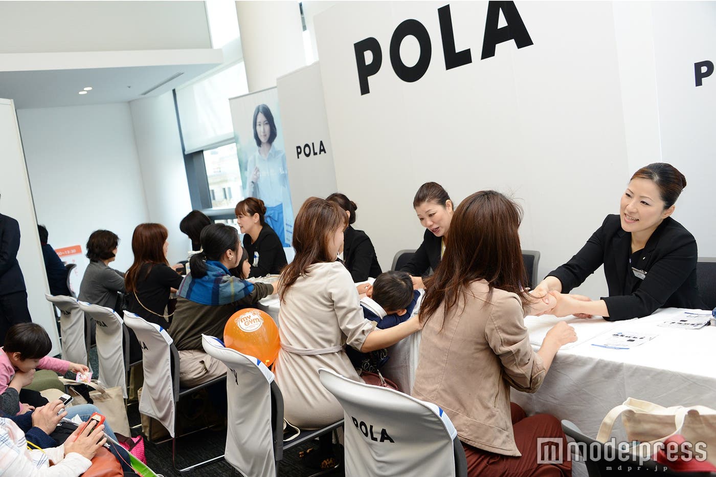 特設ブースではエステシャンによるハンドトリートメントが人気(C)モデルプレス