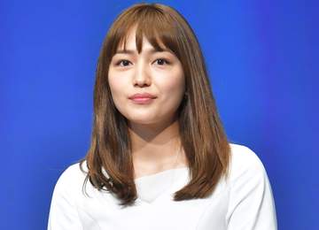 川口春奈 繊細レースの美しいウエディングドレス姿に「めっちゃ綺麗♥」「お幸せに！」「可愛い♥」 主演映画公開で反響「めっちゃ泣いた」