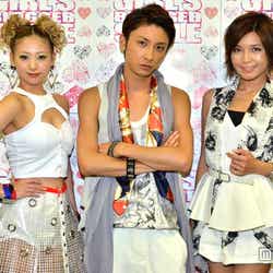 (左から)伊藤千晃、與真司郎、宇野実彩子