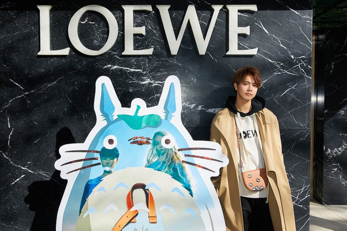 Generations片寄涼太 ロエベ となりのトトロ コレクションをカジュアルに着こなす モデルプレス