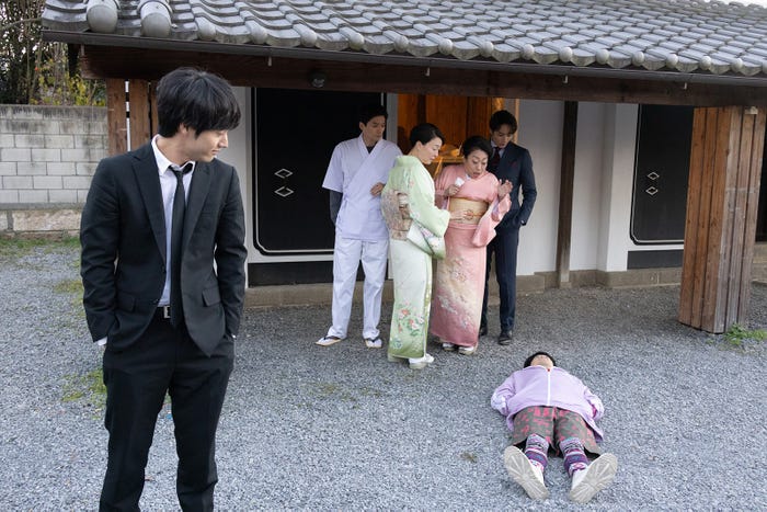 赤楚衛二、白洲迅、床嶋佳子、山村紅葉、小関裕太、矢本悠馬「相続探偵」第5話(C)日本テレビ