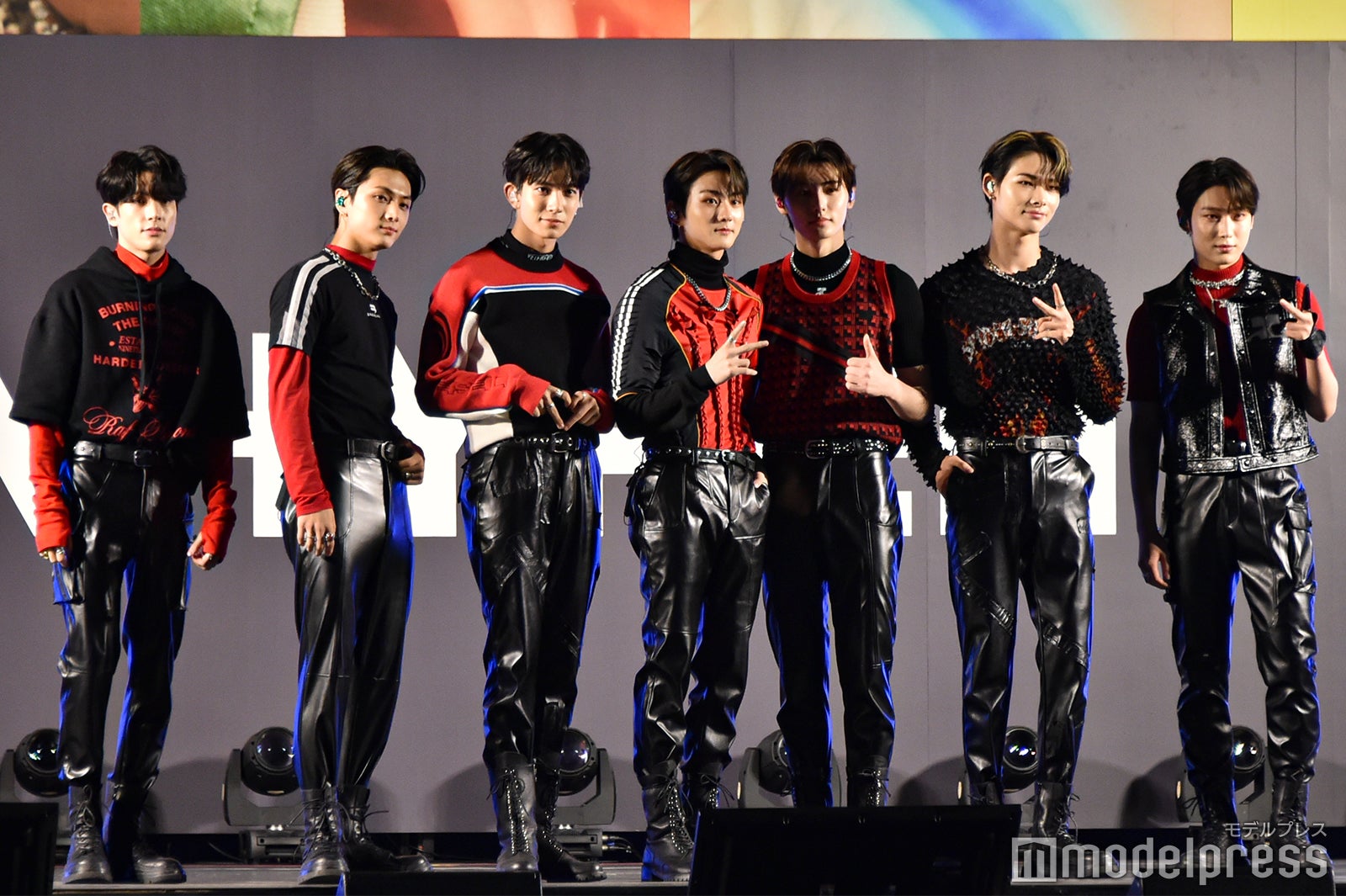 （左から）JAKE、JAY、HEESEUNG、JUNGWON、SUNGHOON、NI-KI、SUNOO／ENHYPEN日本1stアルバム「定め」発売記念イベント （C）モデルプレス