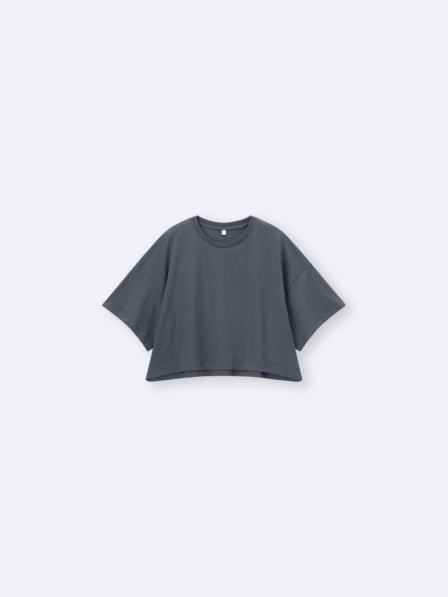 グレーのコットンオーバーサイズクロップドTシャツ