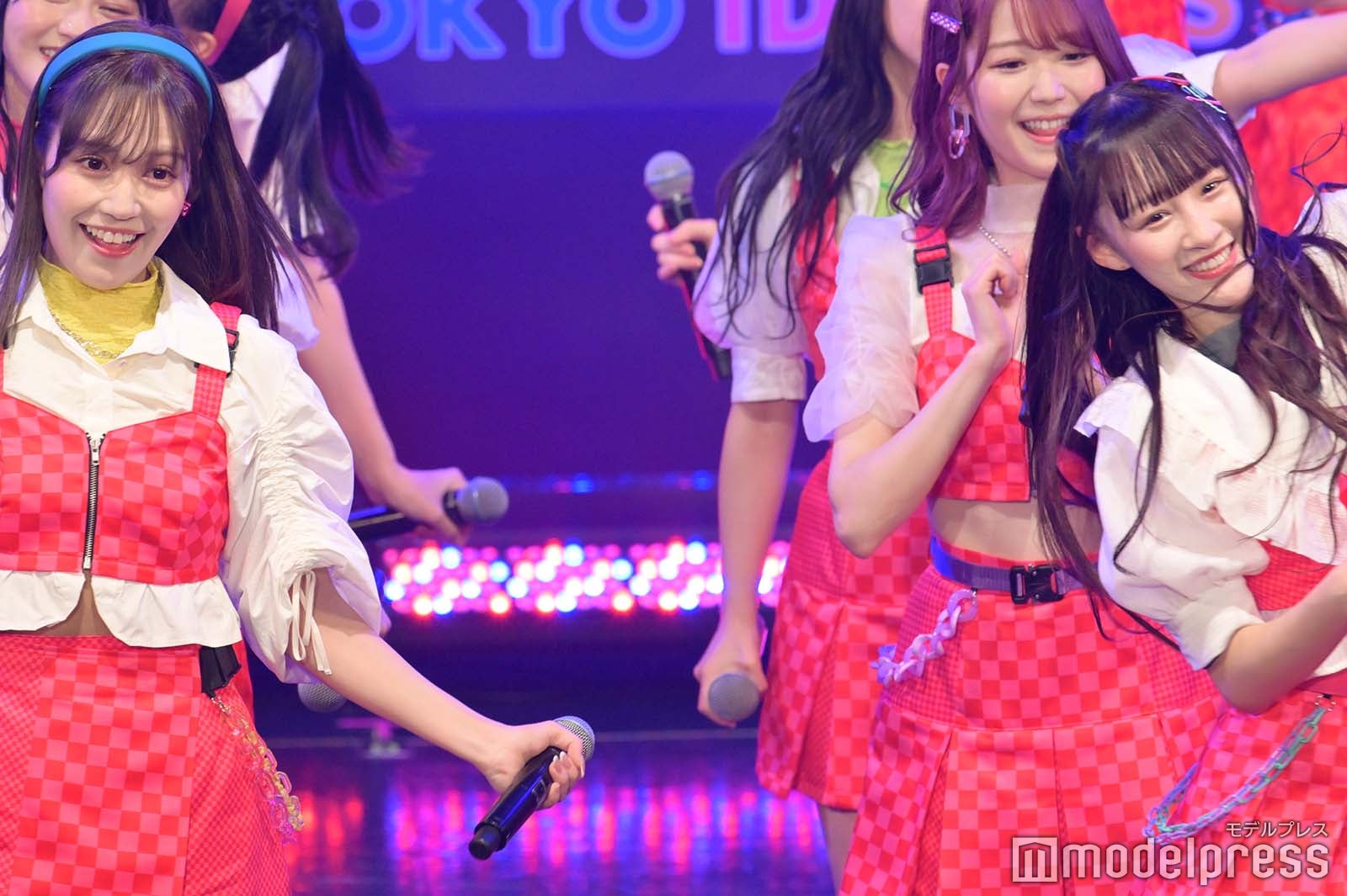 =LOVE （C）モデルプレス