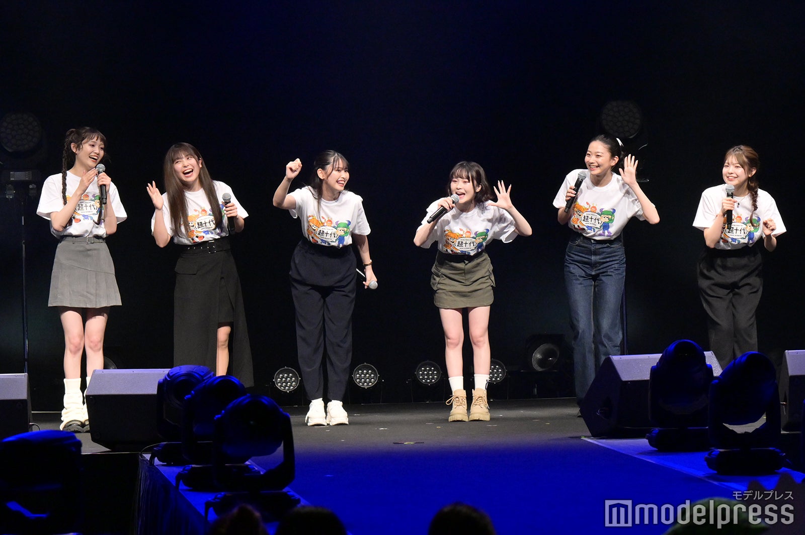 （左から）野咲美優、内山優花、もか、さくら みとゆな、折田涼夏（C）モデルプレス