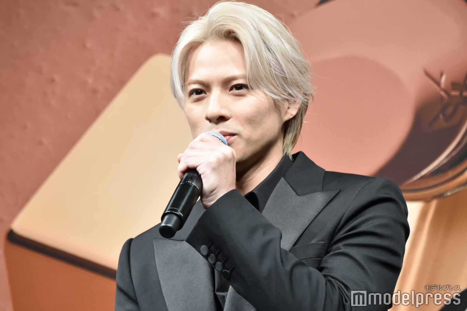 唇も魅力的な平野紫耀（C）モデルプレス