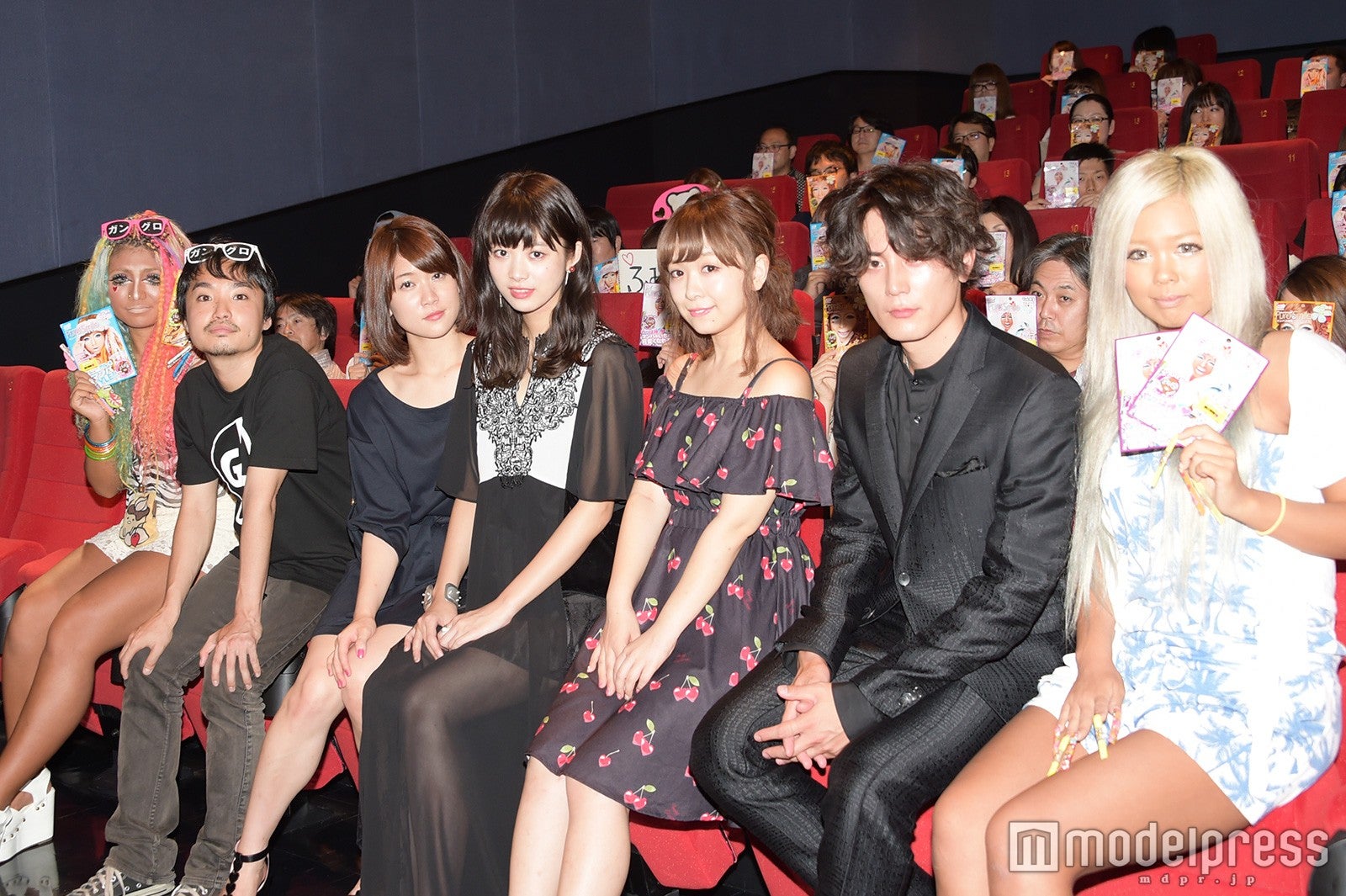 映画『黒い暴動◆』（◆＝ハート）初日舞台あいさつ（C）モデルプレス