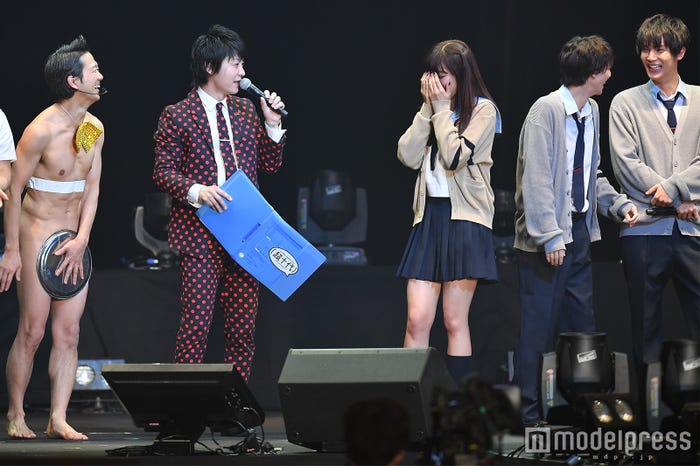 アキラ100%と池田エライザ、高杉真宙、中川大志/映画『ReLIFE(リライフ)』 (C)モデルプレス