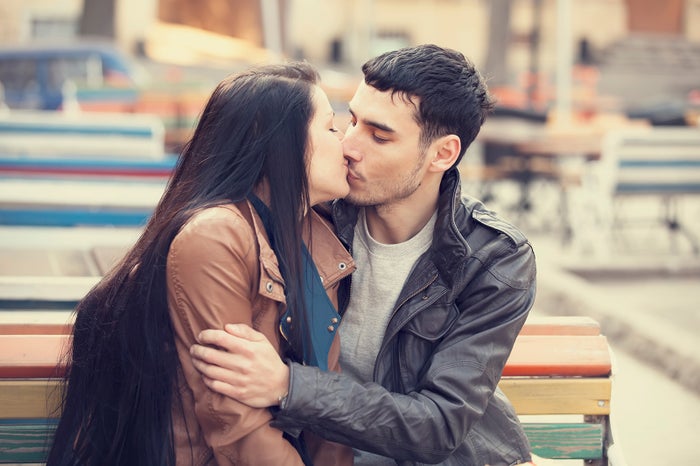 まだ付き合っていないのにキスしようとしてくる男性の心理5つ モデルプレス