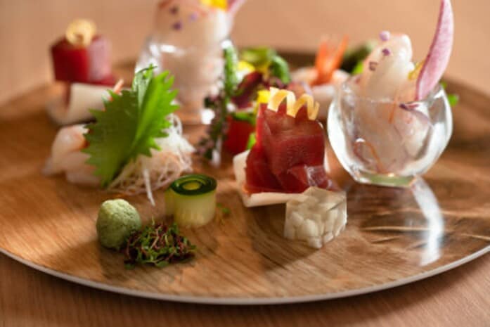 夕食の懐石コースよりお造りの一例