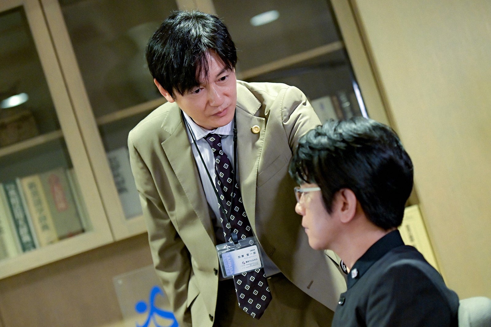 井浦新、及川光博／「最愛」第7話より（C）TBS