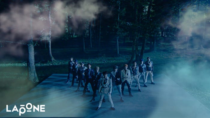 「SuperCali」MVより (C)LAPONE ENTERTAINMENT