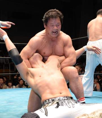 MMA史上初？RIZINが神戸大会の決まり手を「ドラゴンスリーパー」に訂正 藤波辰爾のプロレス技を異例認定「実質的にチョーク技として機能すると判断」
