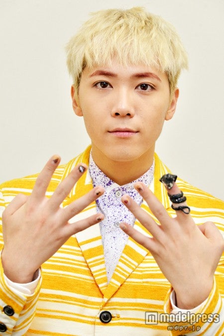 イ・ホンギ／楽屋にて