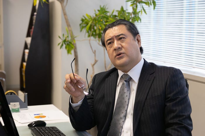 小手伸也「スタンドUPスタート」第1話より(C)フジテレビ