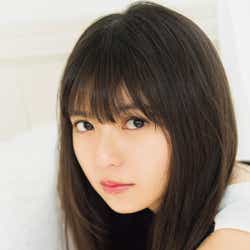 モデルプレス - 乃木坂46齋藤飛鳥の見つめる眼差しにドキッ 圧倒的な可愛さで登場