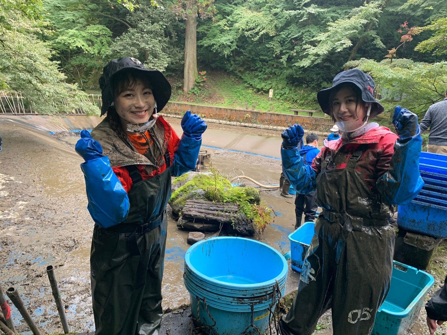 鈴木奈々、大家志津香（C）テレビ東京