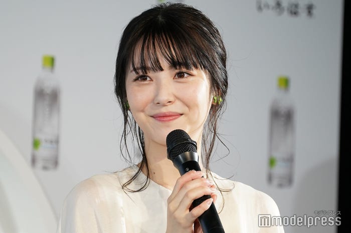浜辺美波(C)モデルプレス