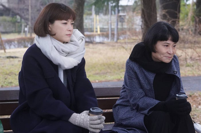 上野樹里、片桐はいり「監察医 朝顔」第18話より(C)フジテレビ