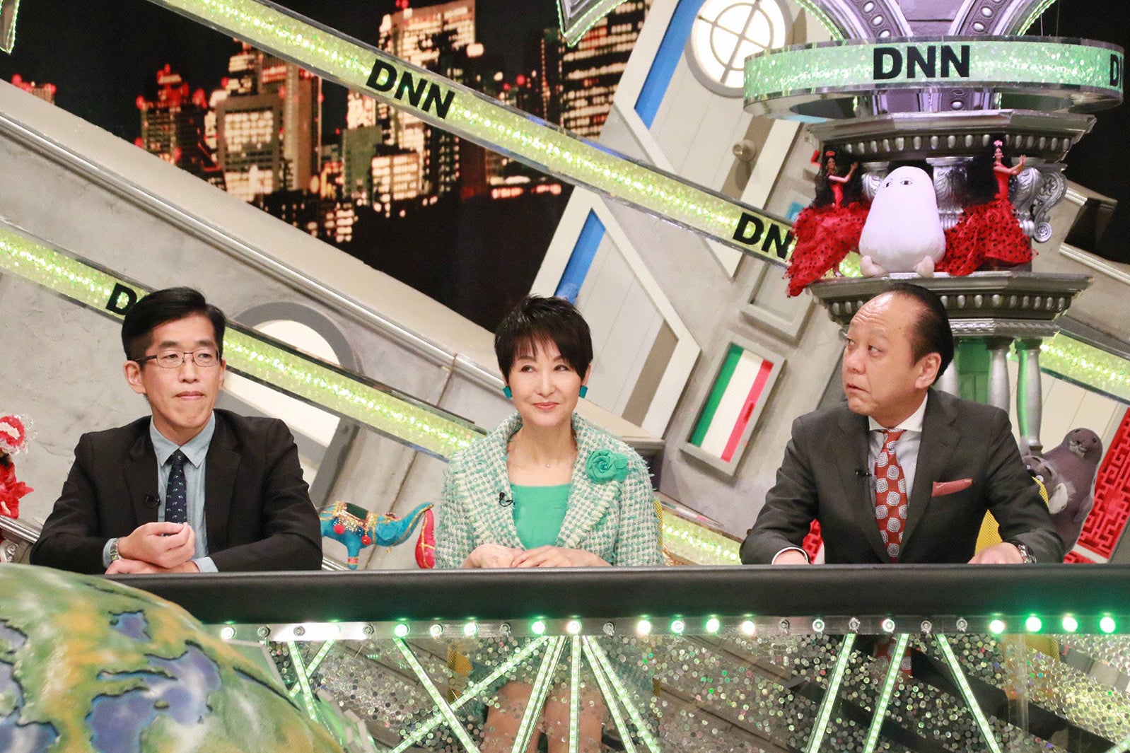 （左から）岸博幸、吉川美代子、出口保行（C）フジテレビ