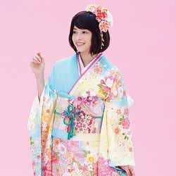 広瀬すず 美麗な振袖姿を披露 きもの文化体現に相応しい存在 モデルプレス