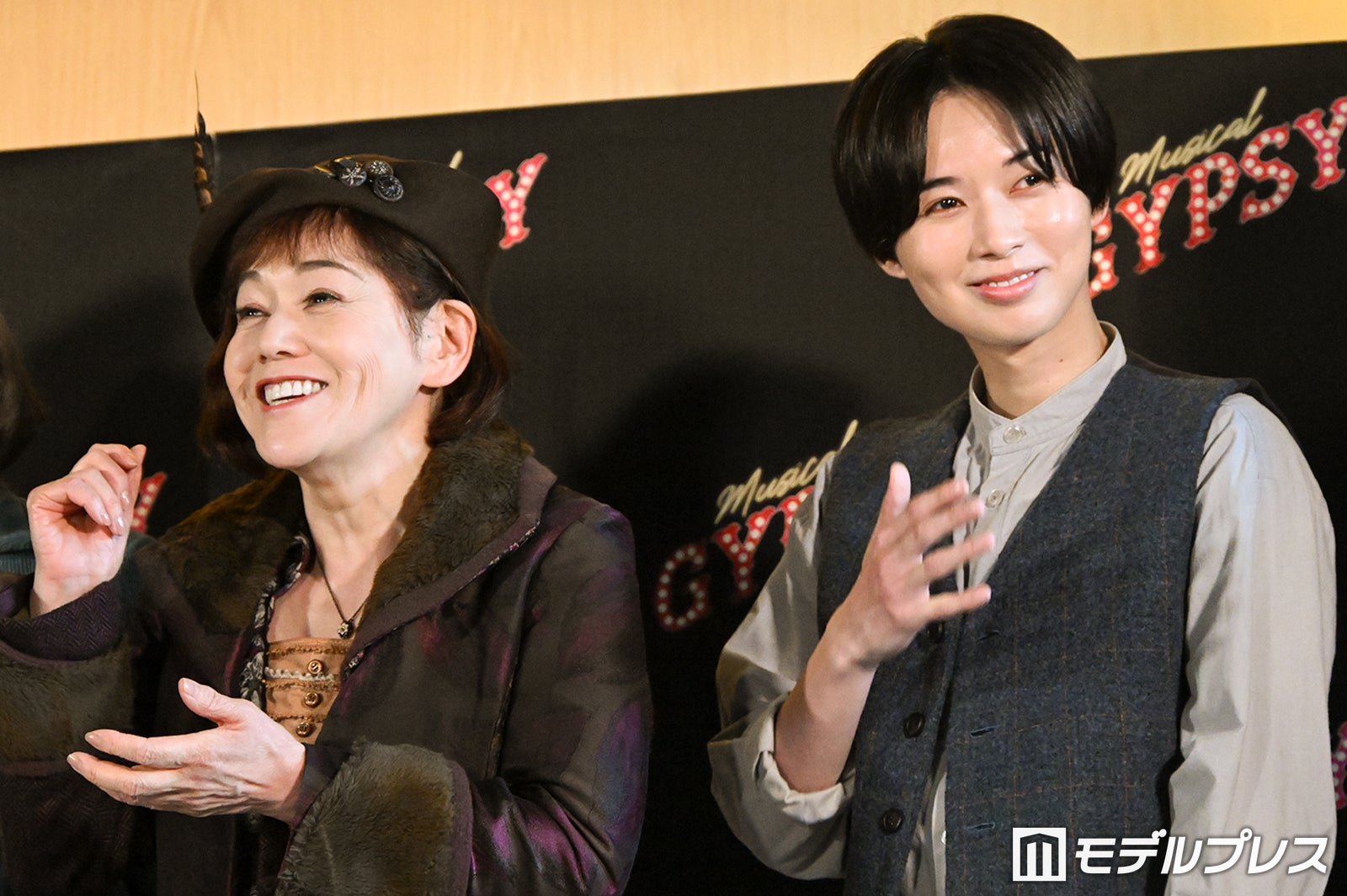 井上瑞稀の稽古中の失敗をバラす大竹しのぶ、恥ずかしがる井上（C）モデルプレス