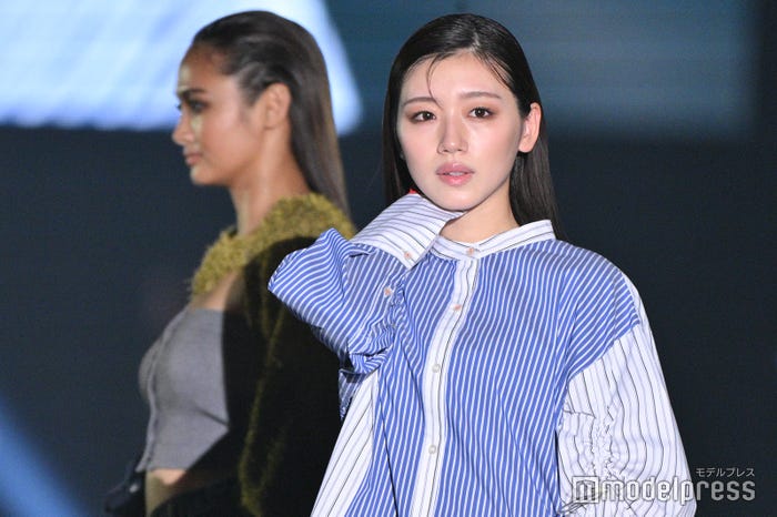 佐々木美玲(C)モデルプレス