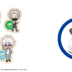 ステッカーセット(5枚セット)税込1,045円、ビッグ缶バッジ税込770円(C)2021「劇場版 呪術廻戦0」製作委員会 (C)芥見下々/集英社